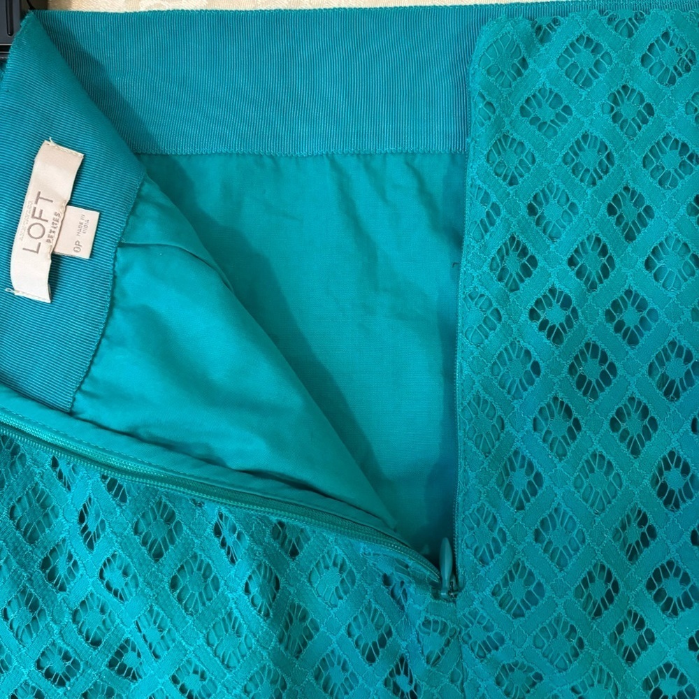 ❤️2/$15 or 3/$26❤️ Loft Teal Lace Pencil Skirt, Size 0 Petite - Picture 7 of 11